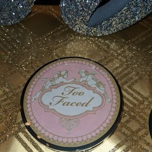 Too faced Pink leopard brightening bronzer